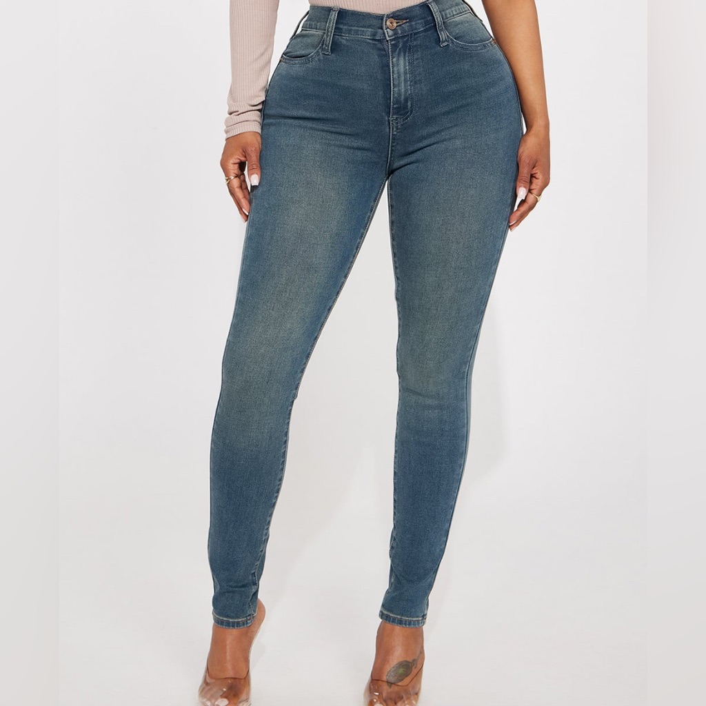 High-Stretch Blue Skinny Jeans With Stretchy Fit And Tapered Ankle